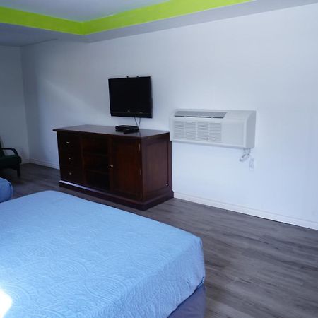Crestwood Motel Бърлингтън Екстериор снимка