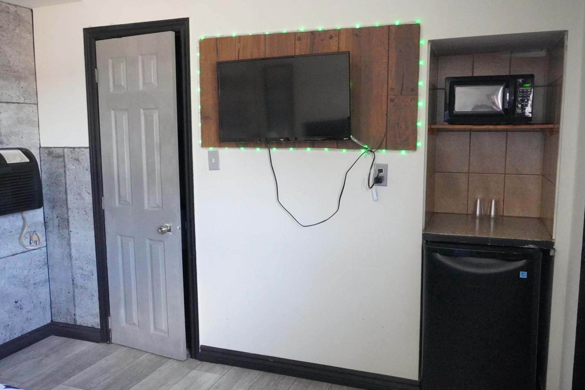 Crestwood Motel Бърлингтън Екстериор снимка