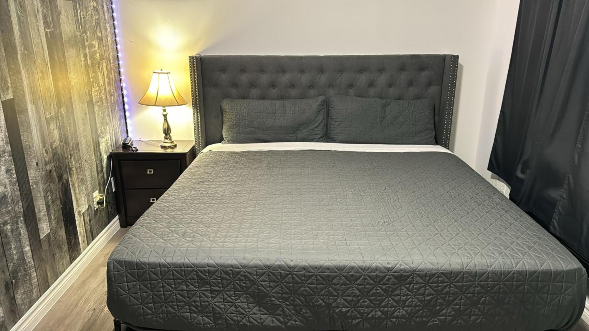 Crestwood Motel Бърлингтън Екстериор снимка