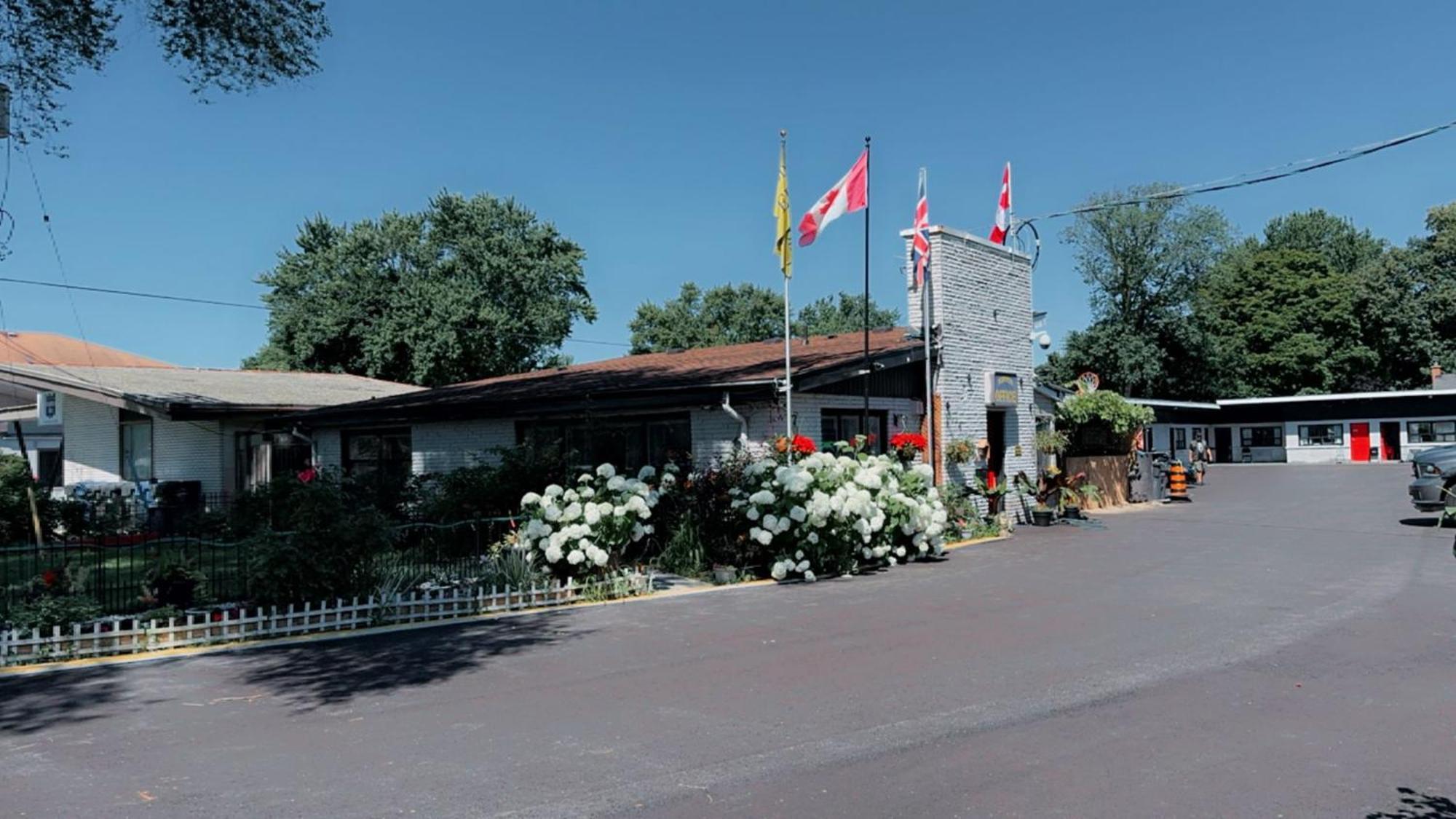 Crestwood Motel Бърлингтън Екстериор снимка